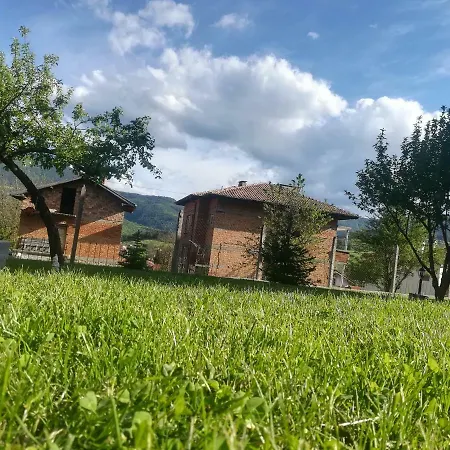 Guest house House Hvoyna